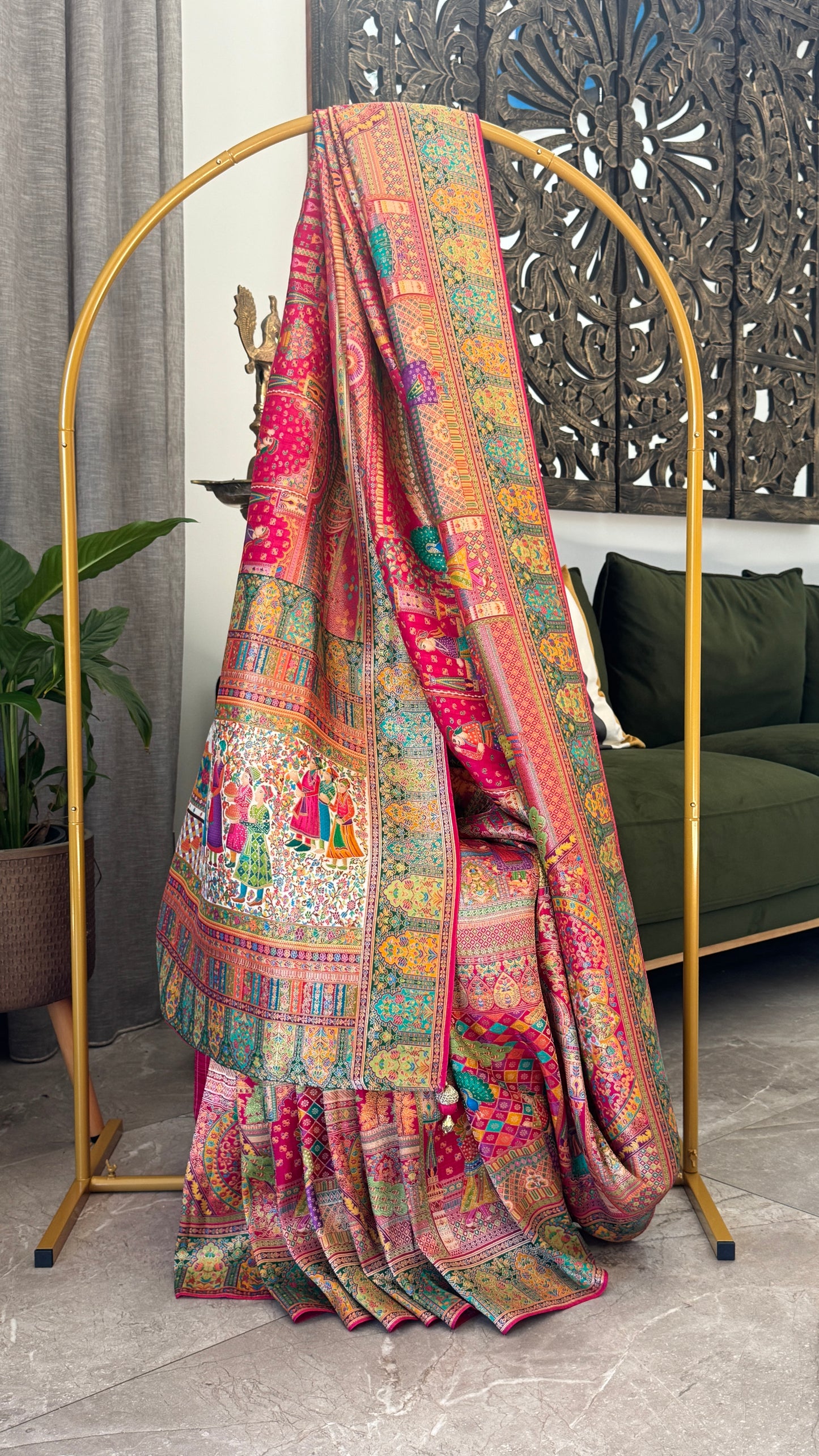 A Kashmiri Pashmina Banarasi Handwoven Storytelling Sarees - Pink