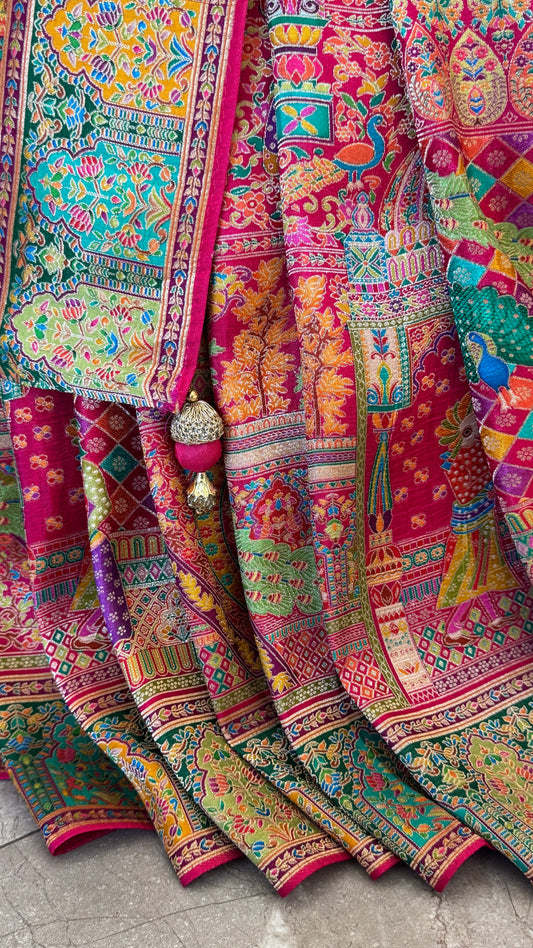 A Kashmiri Pashmina Banarasi Handwoven Storytelling Sarees - Pink
