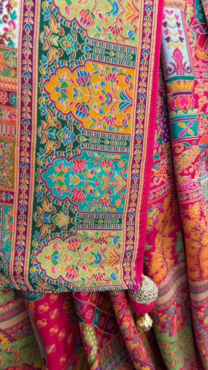 A Kashmiri Pashmina Banarasi Handwoven Storytelling Sarees - Pink