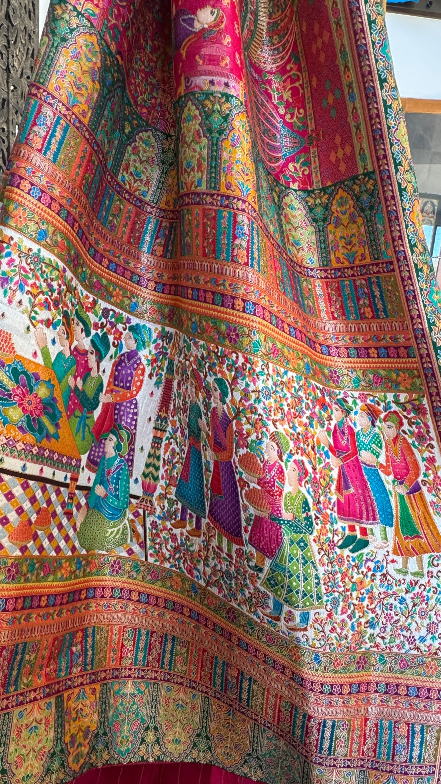 A Kashmiri Pashmina Banarasi Handwoven Storytelling Sarees - Pink