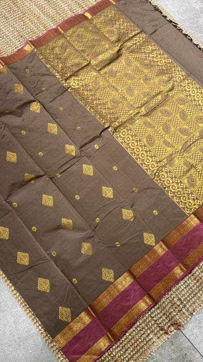 Semi Soft Silk Saree – Grey Body with Pink RettaPetta  Border