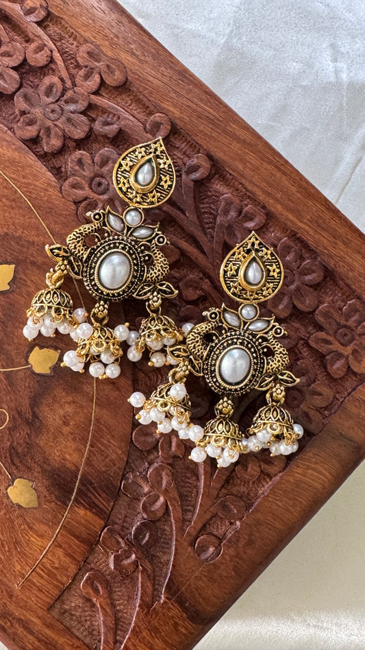 Gorgeous Designer Hangings Set - Pearl / White Stone