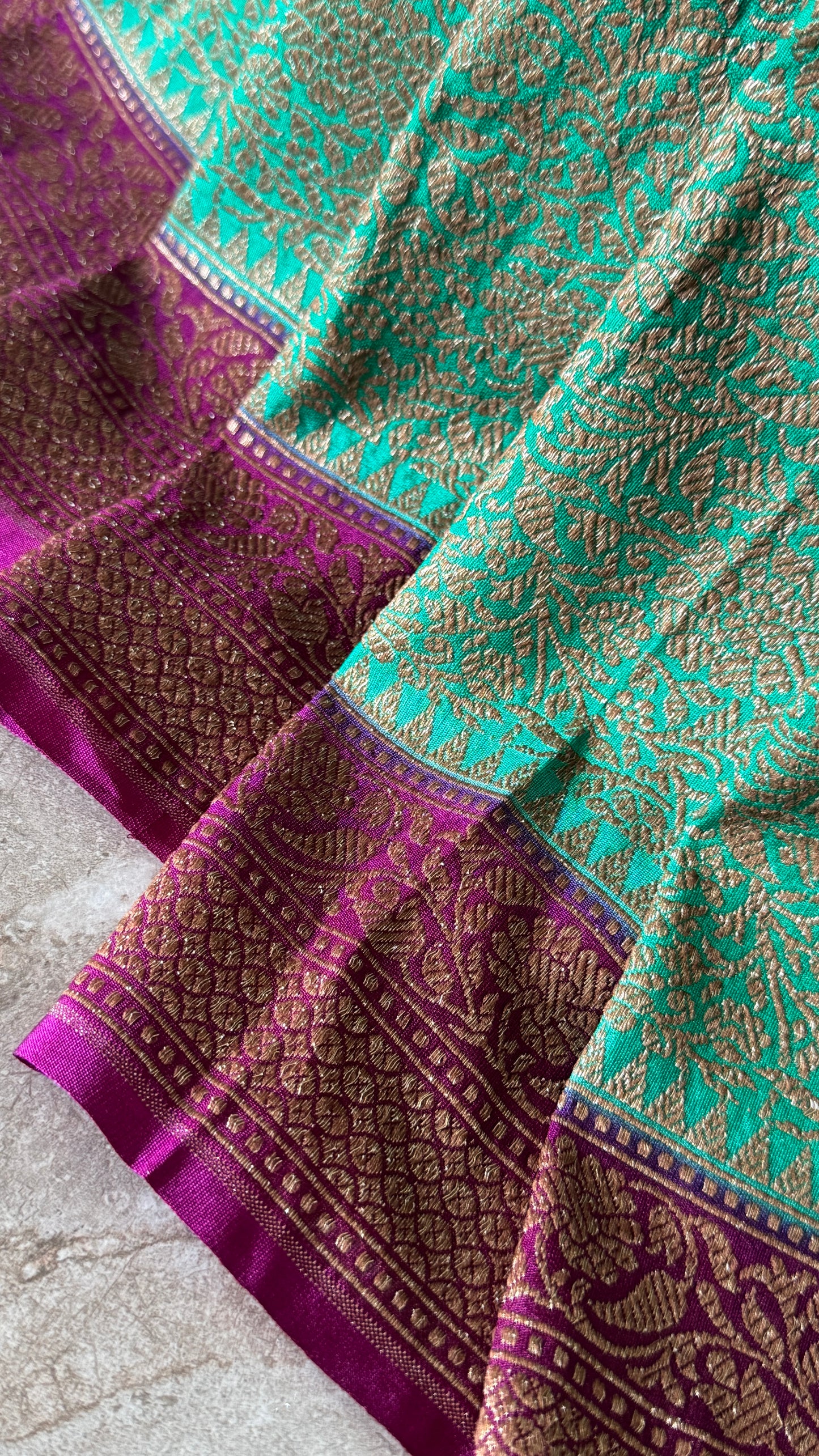 Raw Banarasi Handloom – Rama green with Wine