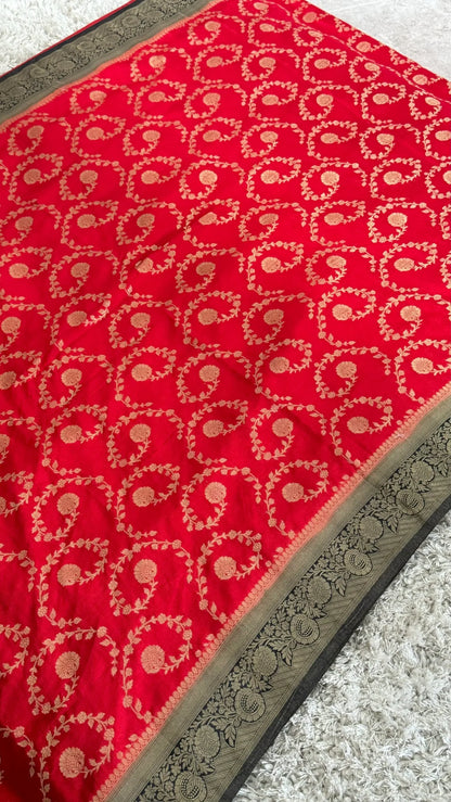 Pure Georgette Crepe Silk Banarasi Saree – Red with Black Border