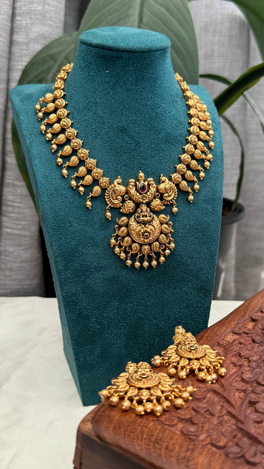 Temple Jewellery Set – Short length Lakshmi and Mango set with Earrings