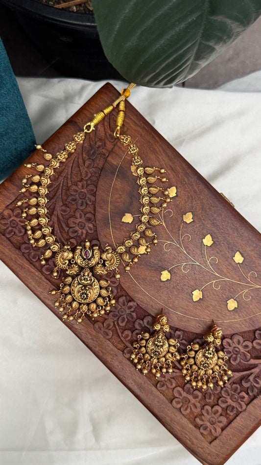 Temple Jewellery Set – Short length Lakshmi and Mango set with Earrings