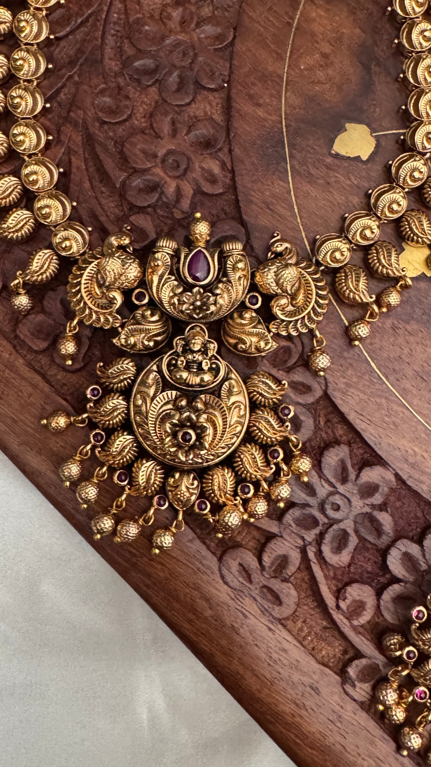 Temple Jewellery Set – Short length Lakshmi and Mango set with Earrings