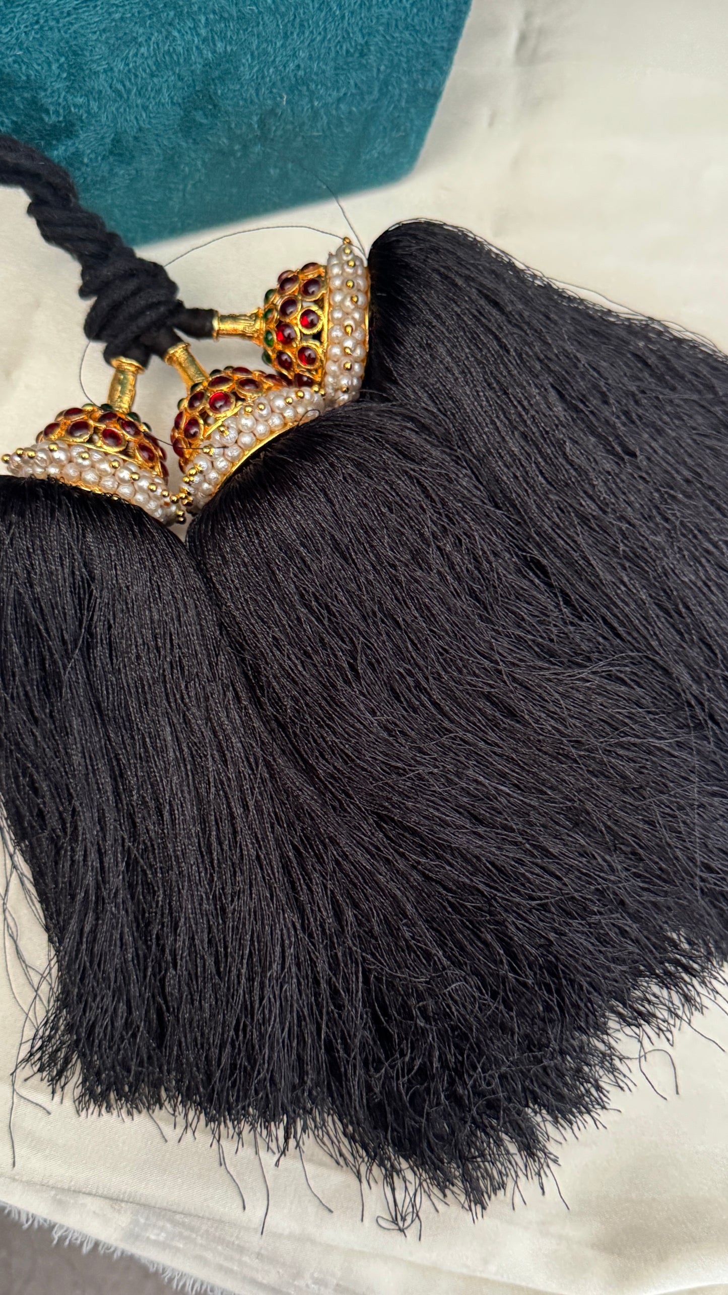 Bharatanatyam Jada Kuchulu – Kemp Stone &amp; Pearl Hair Accessories