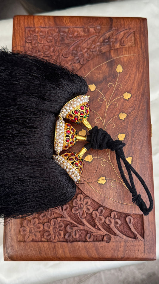 Bharatanatyam Jada Kuchulu – Kemp Stone &amp; Pearl Hair Accessories