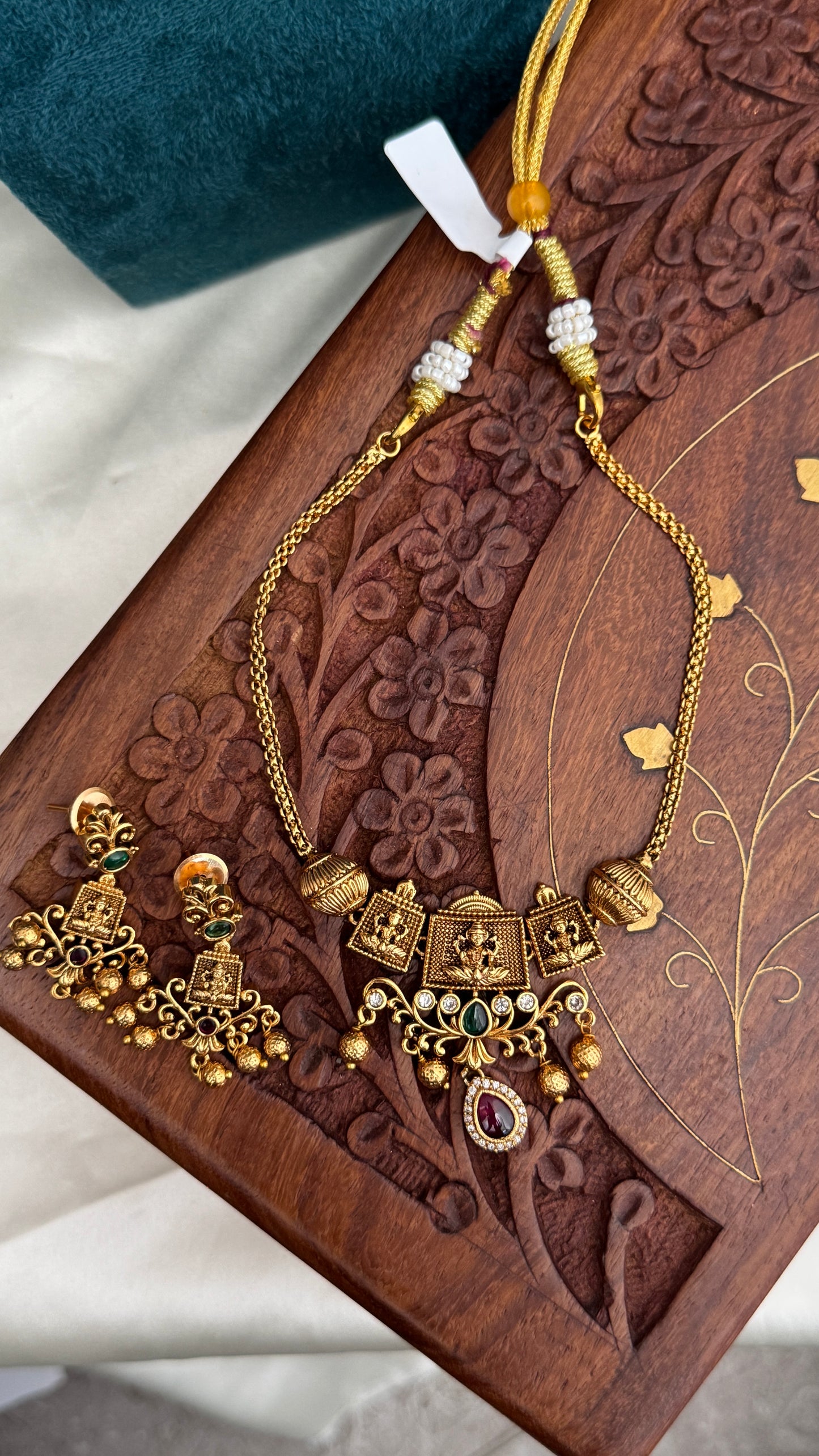 Lakshmi Choker set