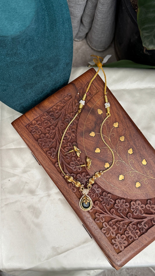 Simple Necklace Set with Green Stone