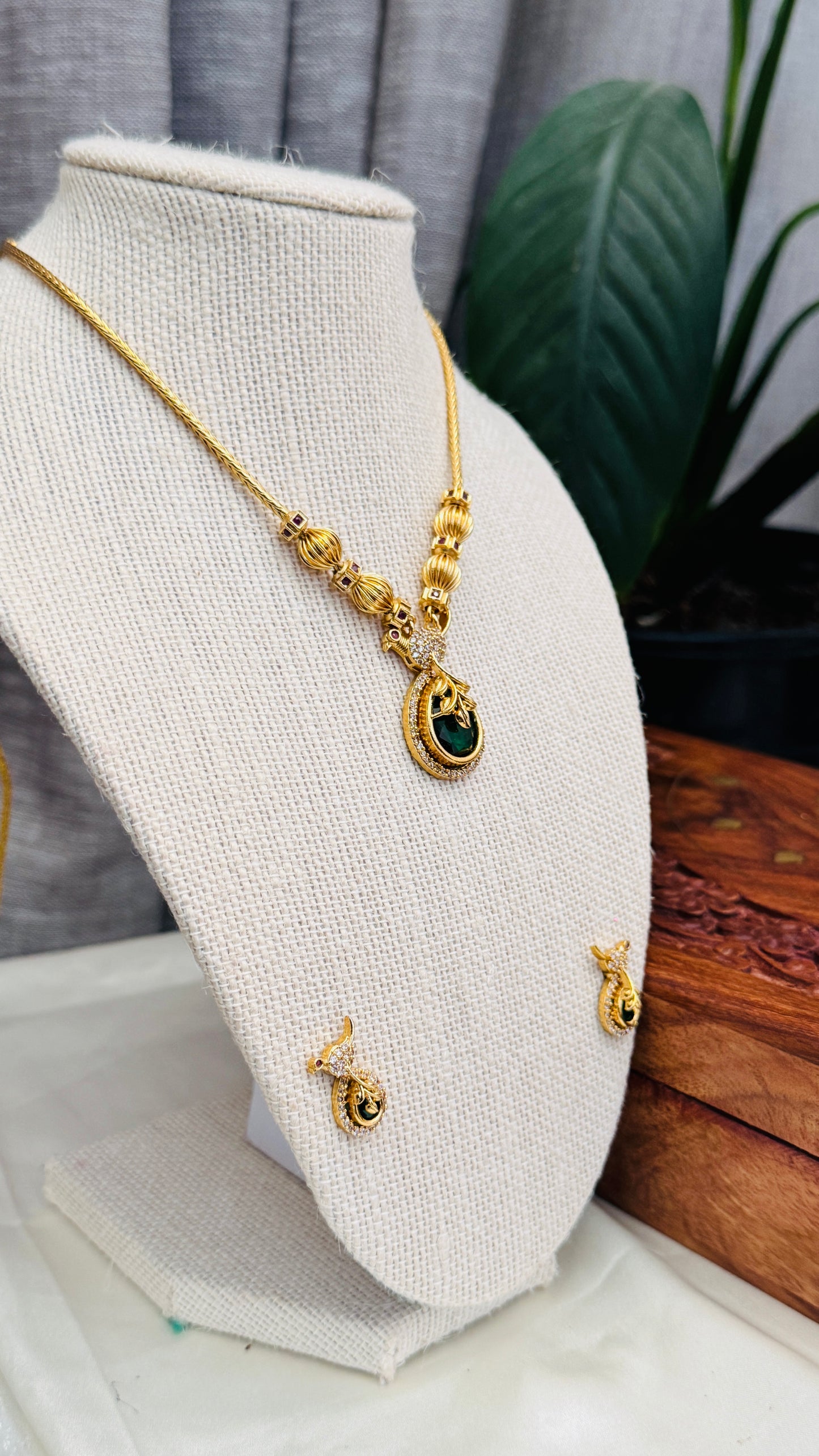 Simple Necklace Set with Green Stone