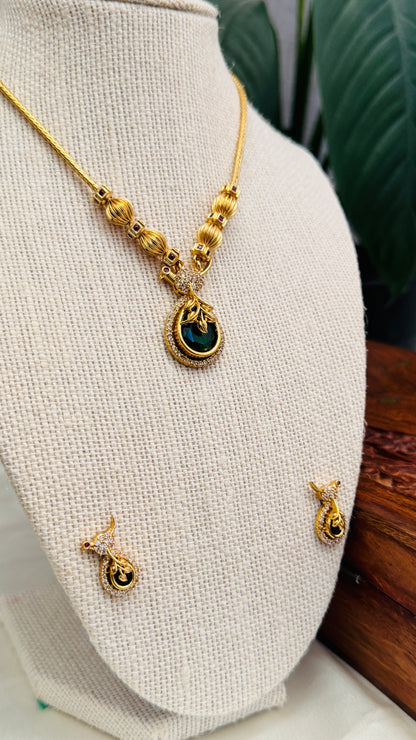 Simple Necklace Set with Green Stone