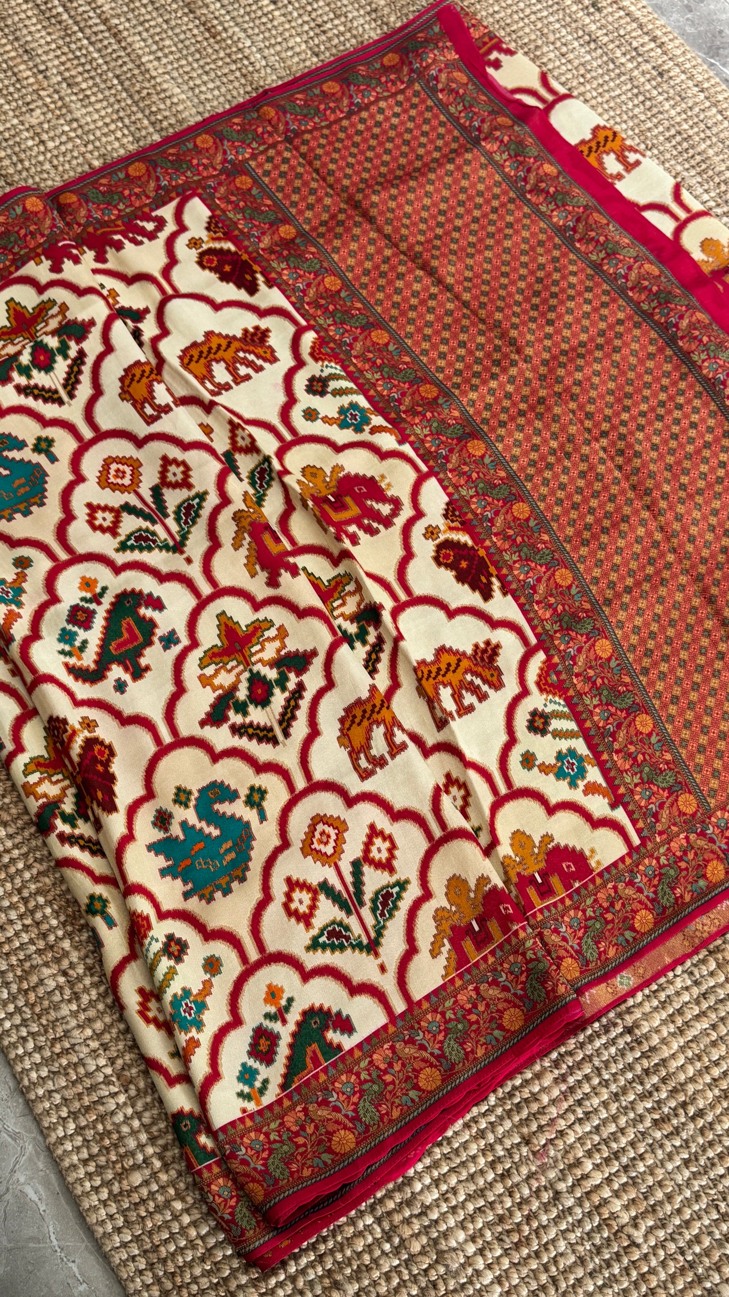 A Kashmiri Pashmina Banarasi Handwoven Storytelling Sarees Patola Pattern - Beige