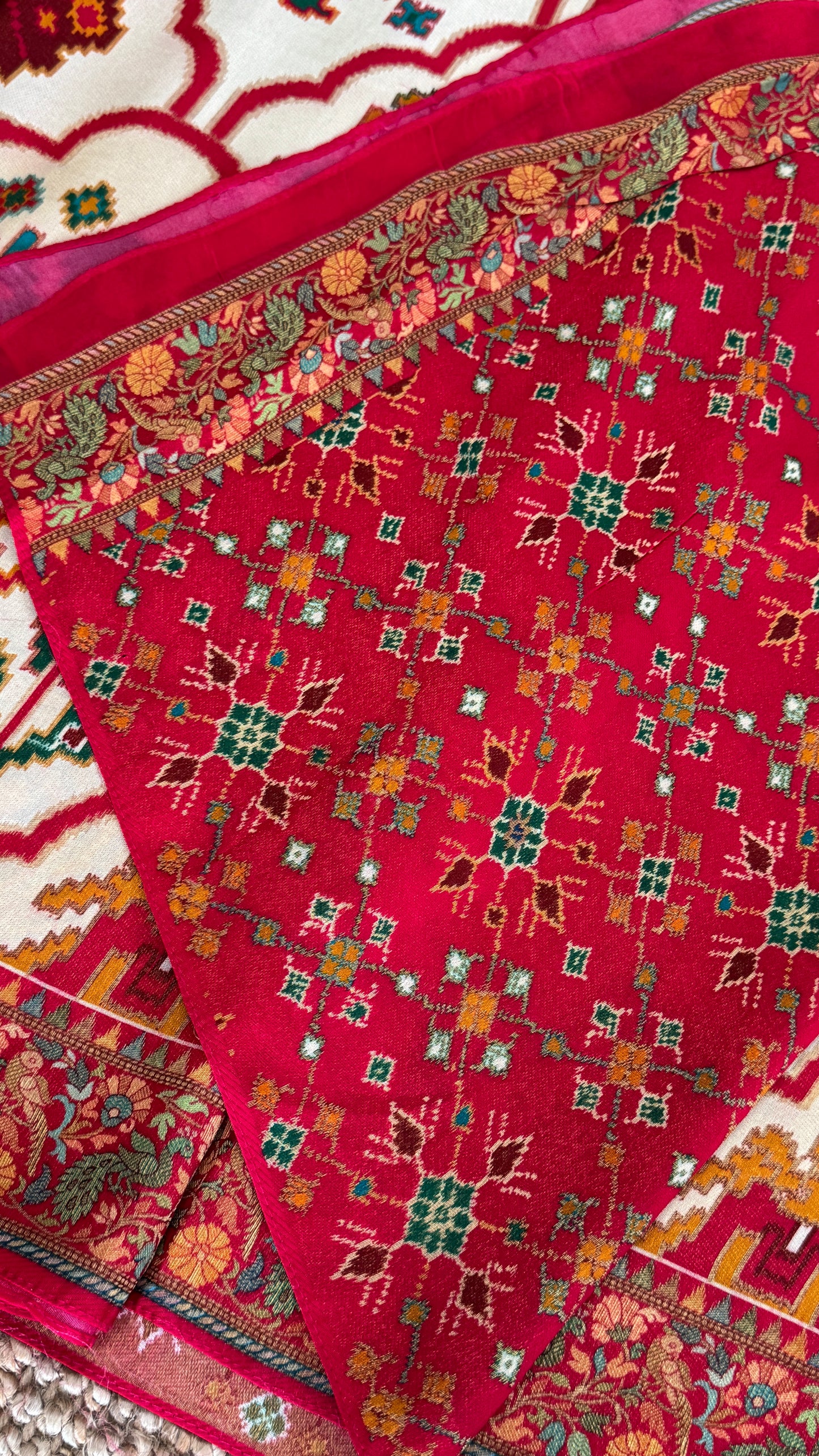 A Kashmiri Pashmina Banarasi Handwoven Storytelling Sarees Patola Pattern - Beige