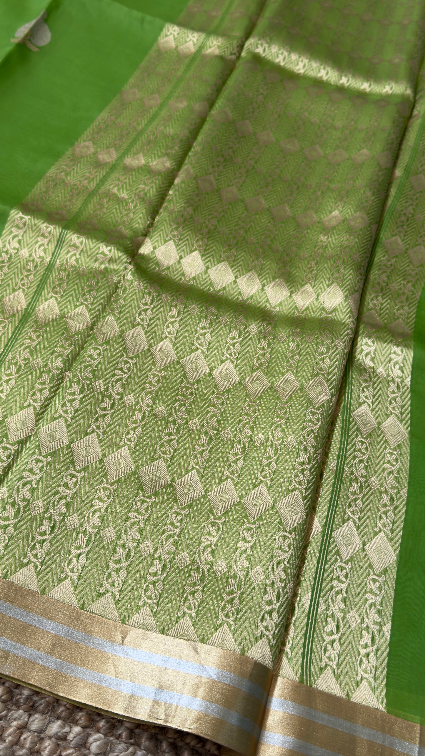 Kora Banaras Organza Pure Silk Saree - Parrot Green