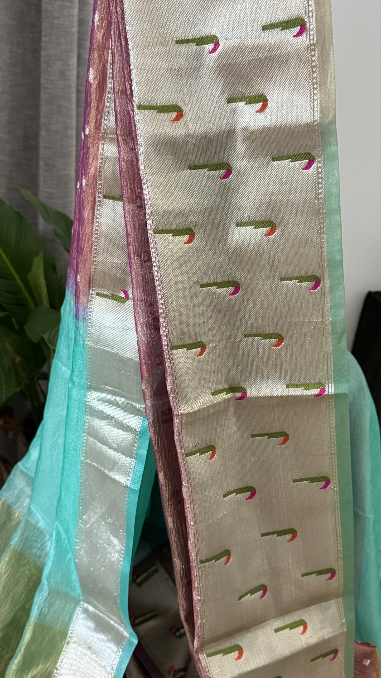 Semi Tissue Silk – Crushed in Onion Pink and contrast Paithani Border