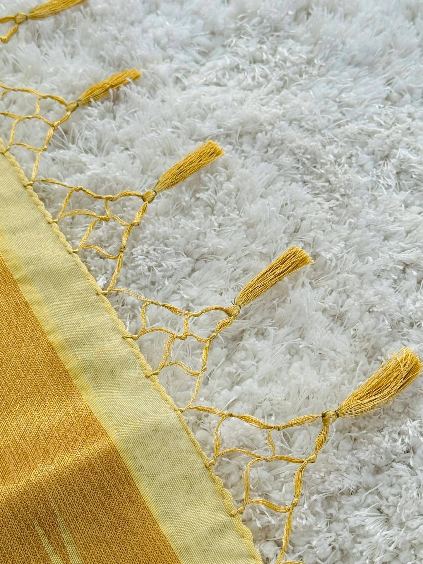 Tissue Silk – Temple Border – Lemon Yellow