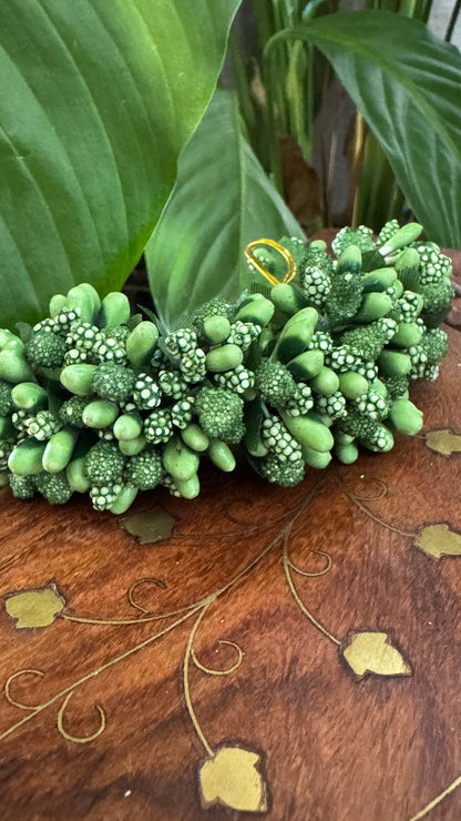 Artificial Pollen Gajra - Green