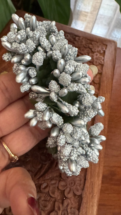 Artificial Pollen Gajra - Silver
