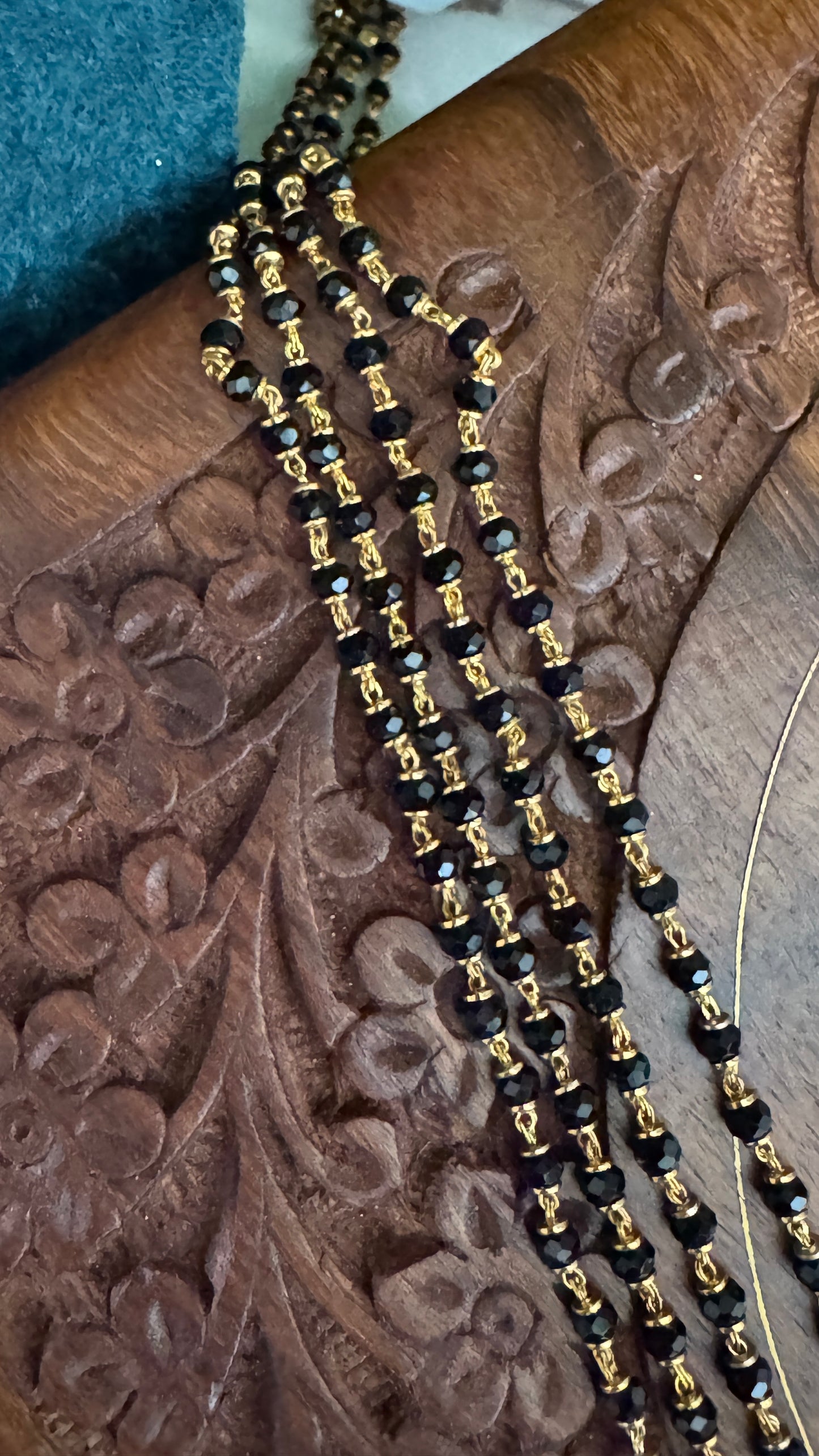 Long Mangalsutra with Kundan Pendant – Traditional Black Bead Necklace