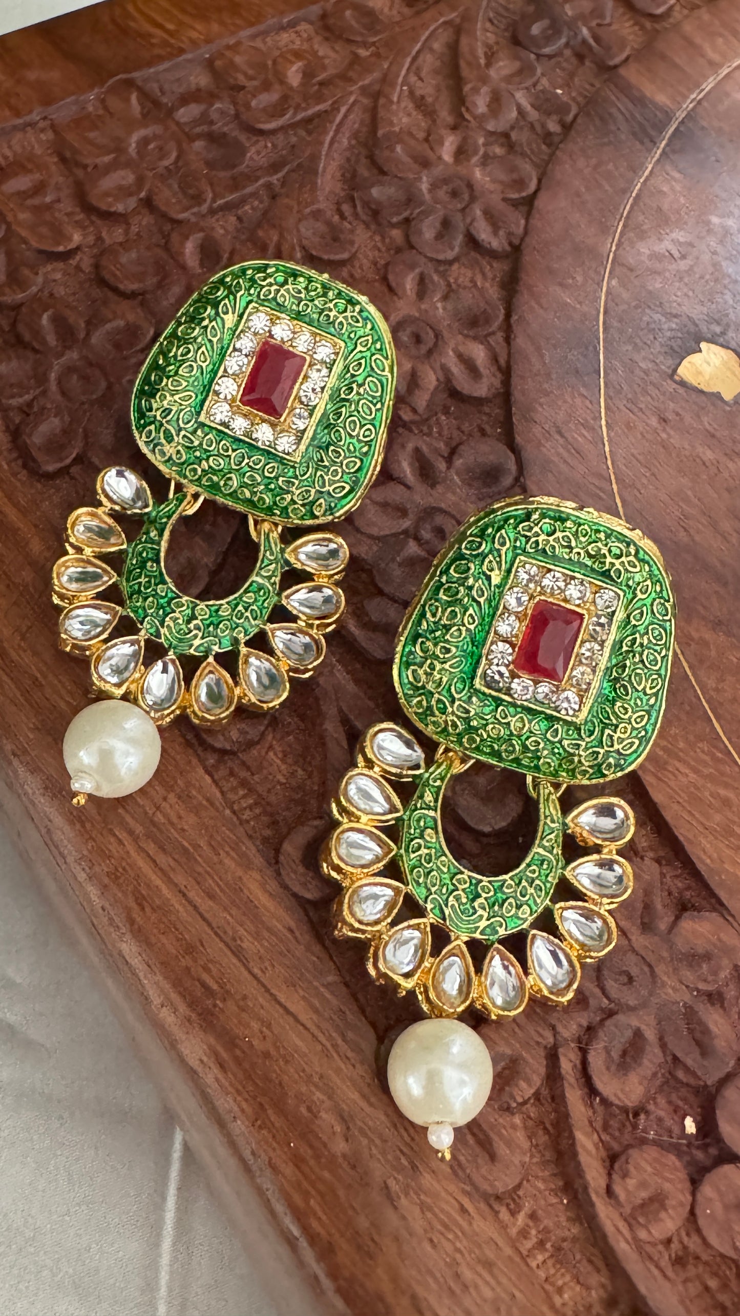 Kundan Polki Diamond Choker Set – White Beaded Indian Bridal Jewellery
