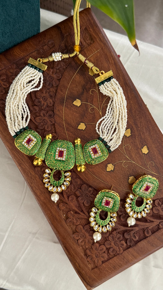 Kundan Polki Diamond Choker Set – White Beaded Indian Bridal Jewellery
