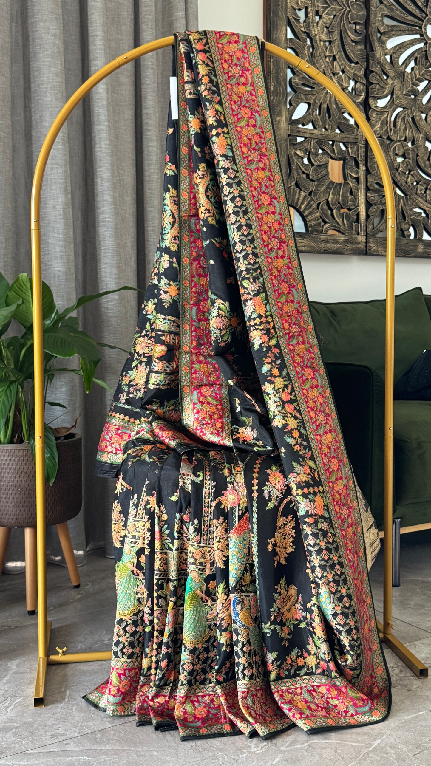 A Kashmiri Pashmina Banarasi Handwoven Storytelling Sarees - Black