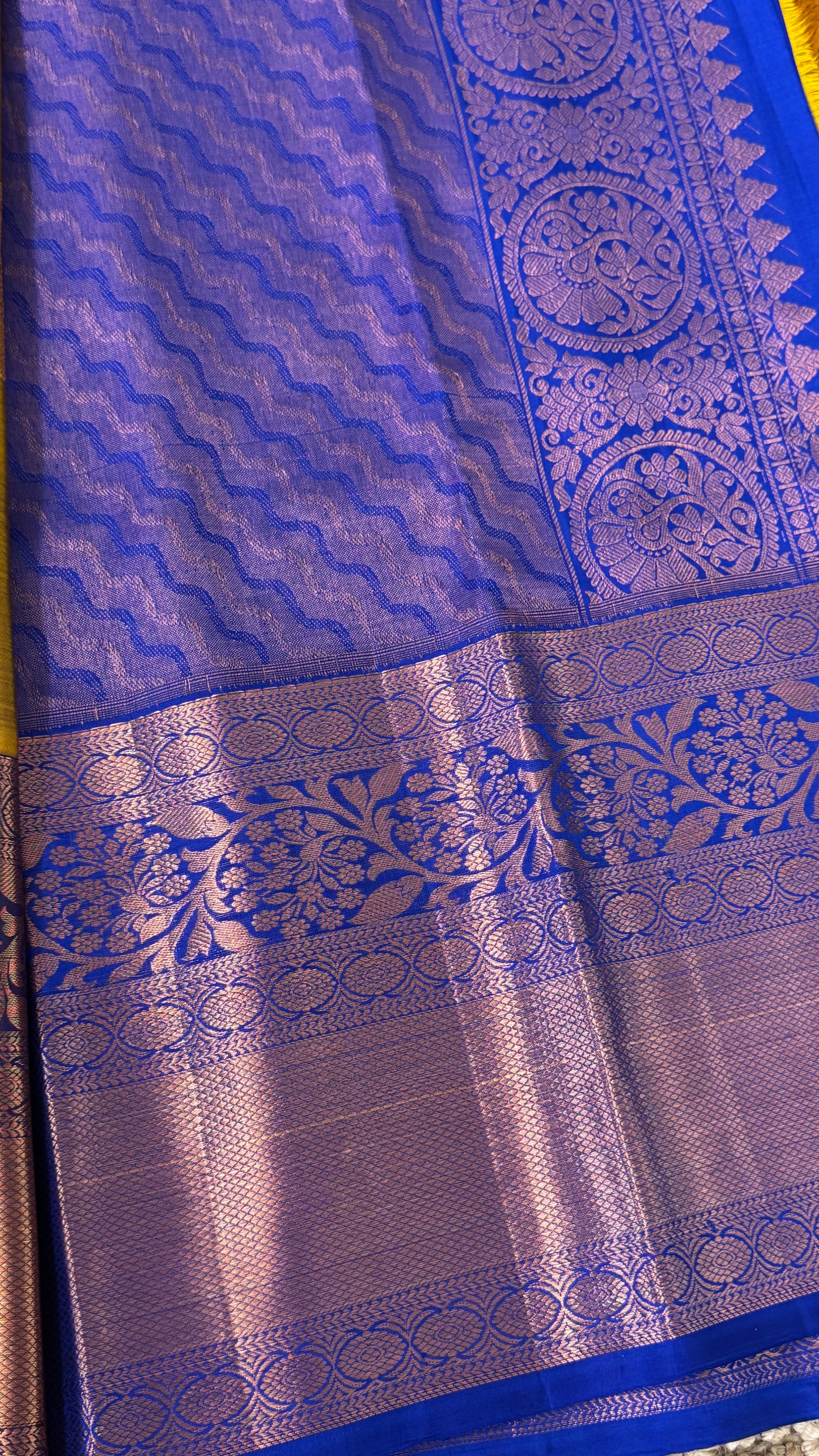 KANJIVARAM PURE SILK HANDLOOM SAREE in Olive Green and contrast Royal Blue Border and Pallu (Copy)