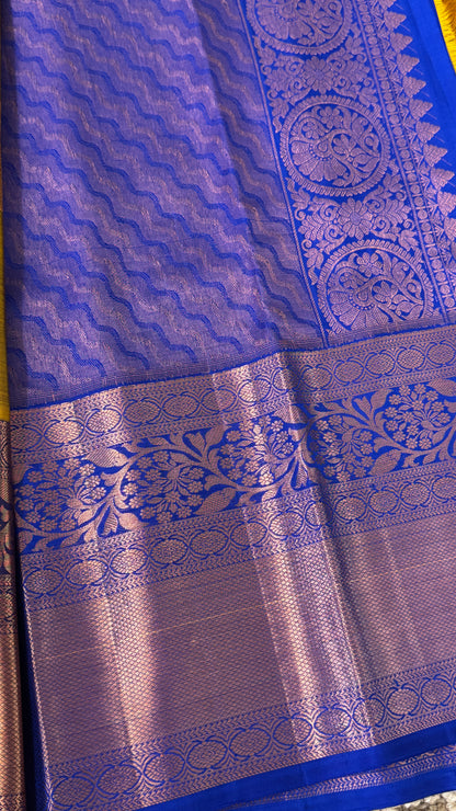 KANJIVARAM PURE SILK HANDLOOM SAREE in Olive Green and contrast Royal Blue Border and Pallu (Copy)