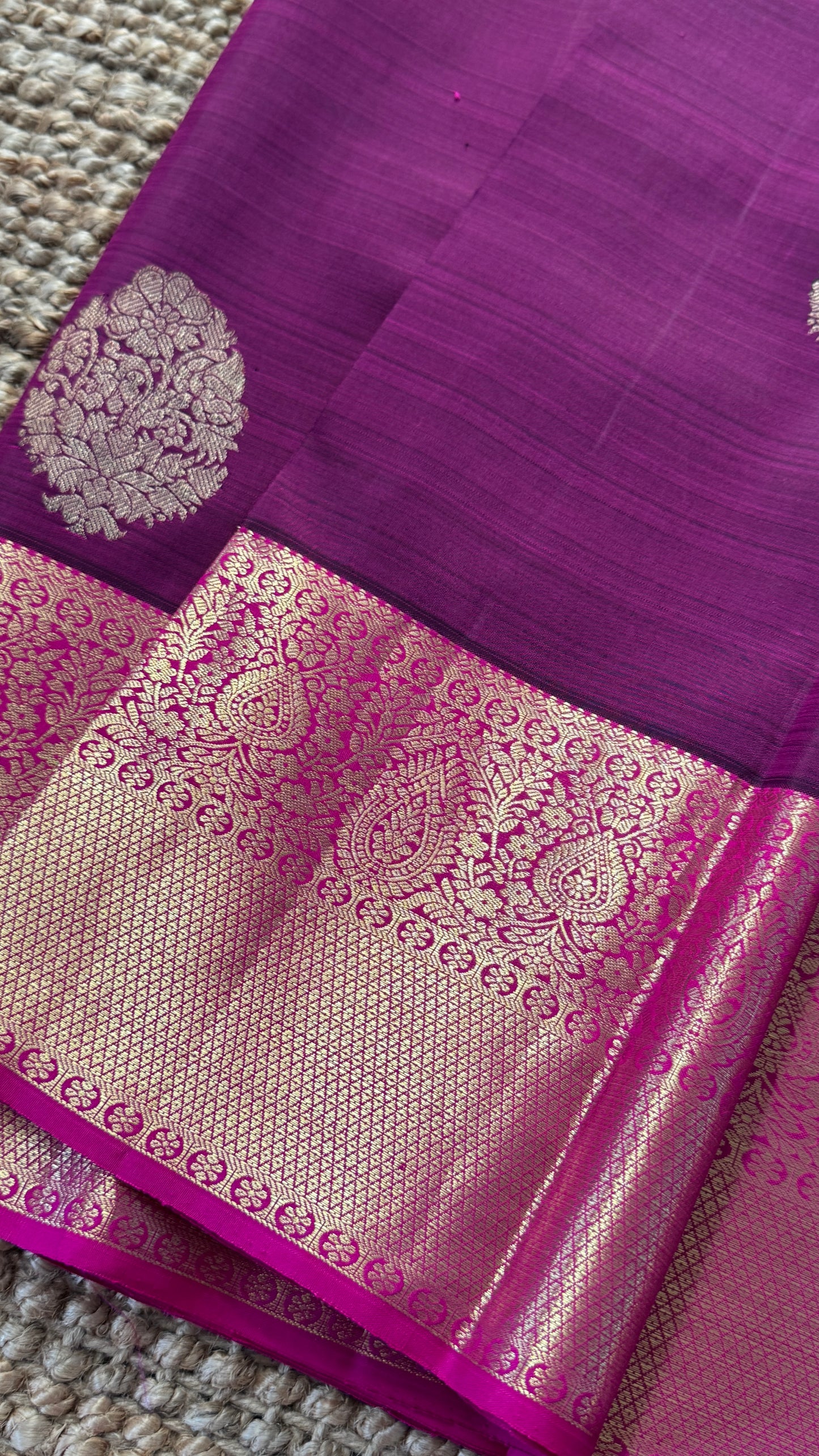 KANJIVARAM PURE SILK HANDLOOM SAREE in Wine and contrast Pink Border and Pallu