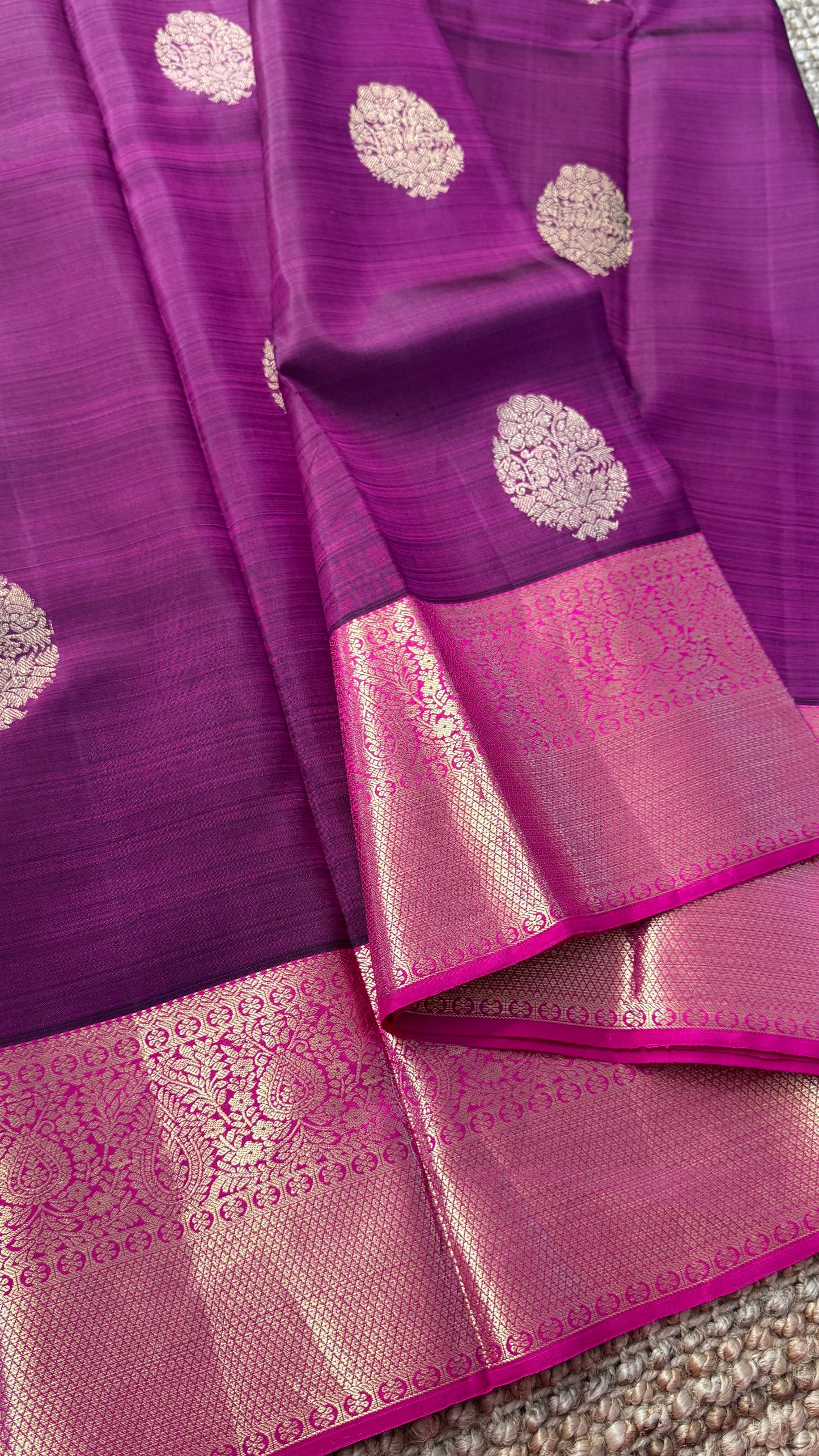 KANJIVARAM PURE SILK HANDLOOM SAREE in Wine and contrast Pink Border and Pallu