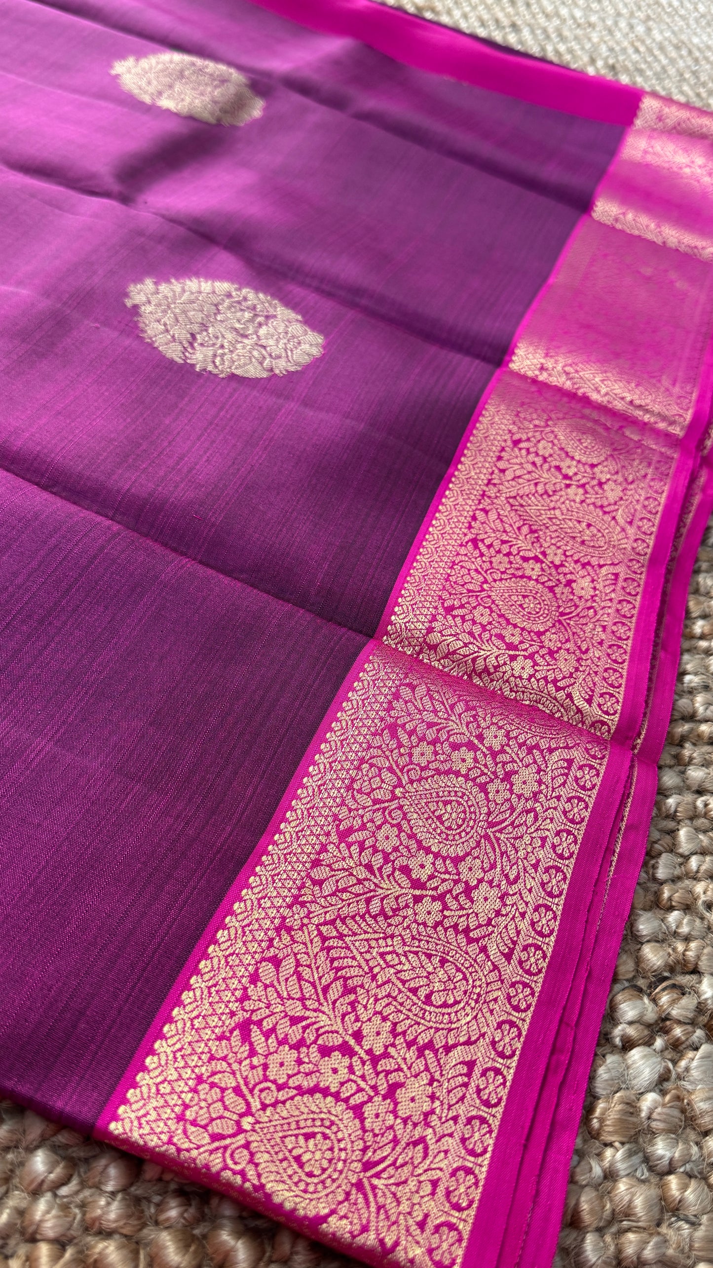 KANJIVARAM PURE SILK HANDLOOM SAREE in Wine and contrast Pink Border and Pallu