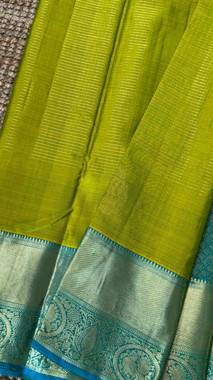 KANJIVARAM PURE SILK HANDLOOM SAREE in Green and contrast Rama Blue border