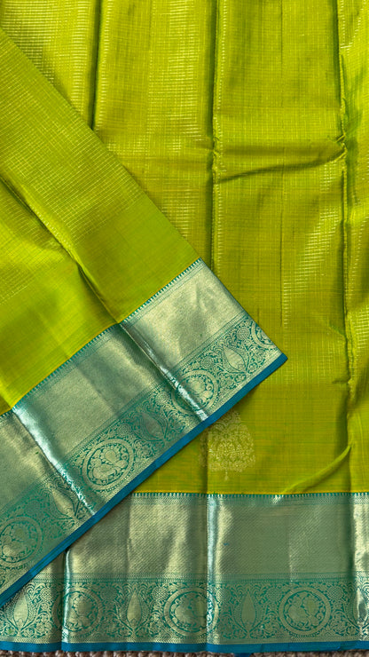 KANJIVARAM PURE SILK HANDLOOM SAREE in Green and contrast Rama Blue border