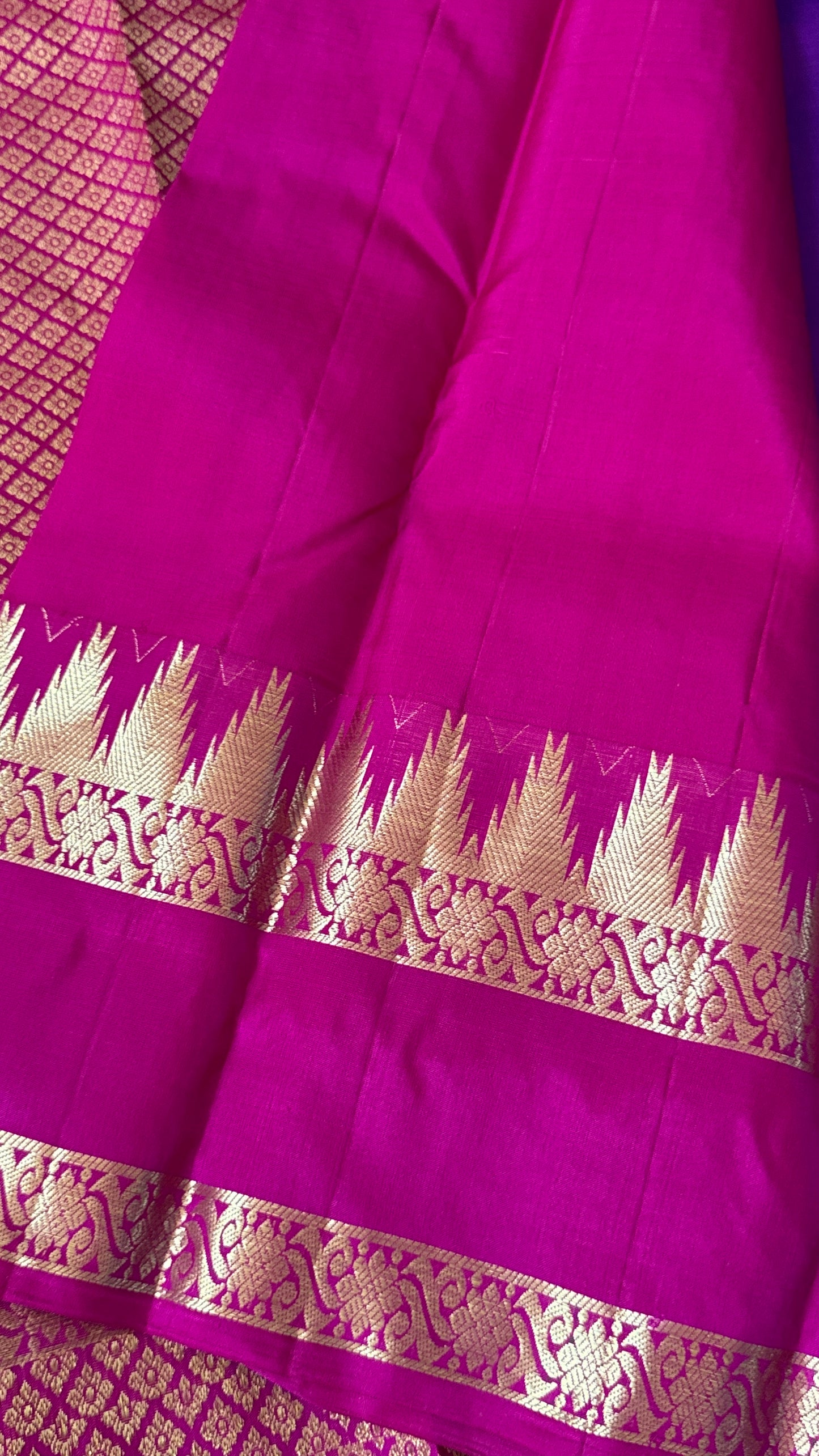 KANJIVARAM PURE SILK HANDLOOM SAREE in Purple and contrast Pink Border and Pallu