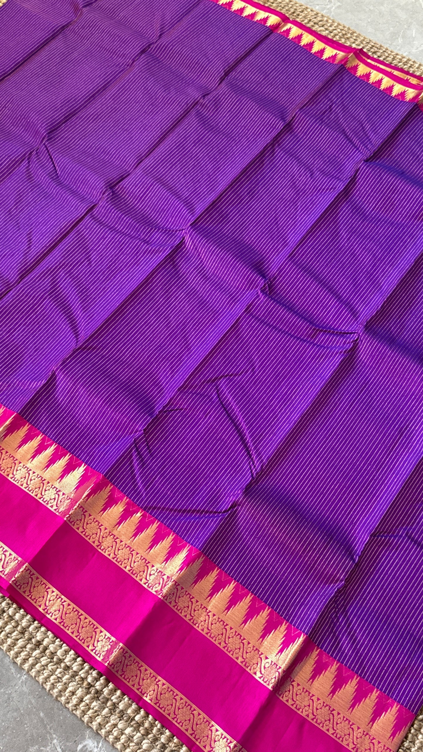 KANJIVARAM PURE SILK HANDLOOM SAREE in Purple and contrast Pink Border and Pallu