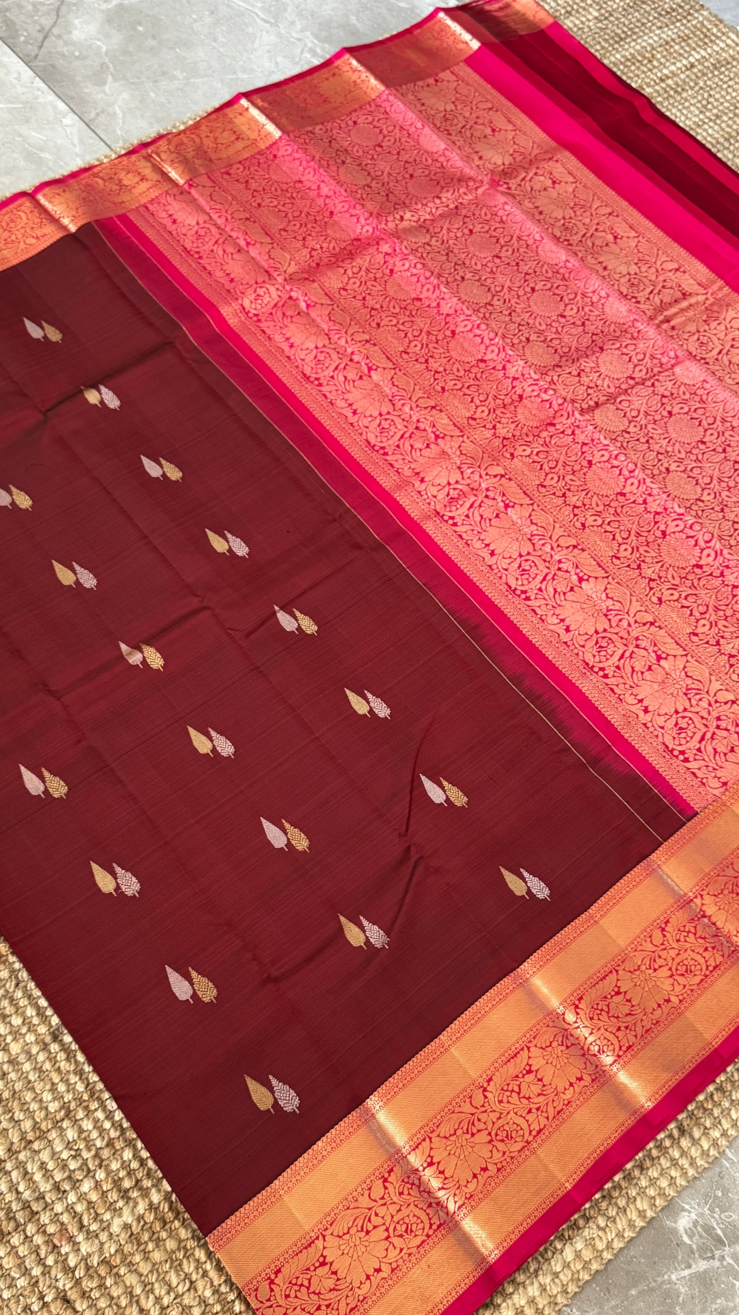 KANJIVARAM PURE SILK HANDLOOM SAREE in Maroon and contrast Pink Border and Pallu