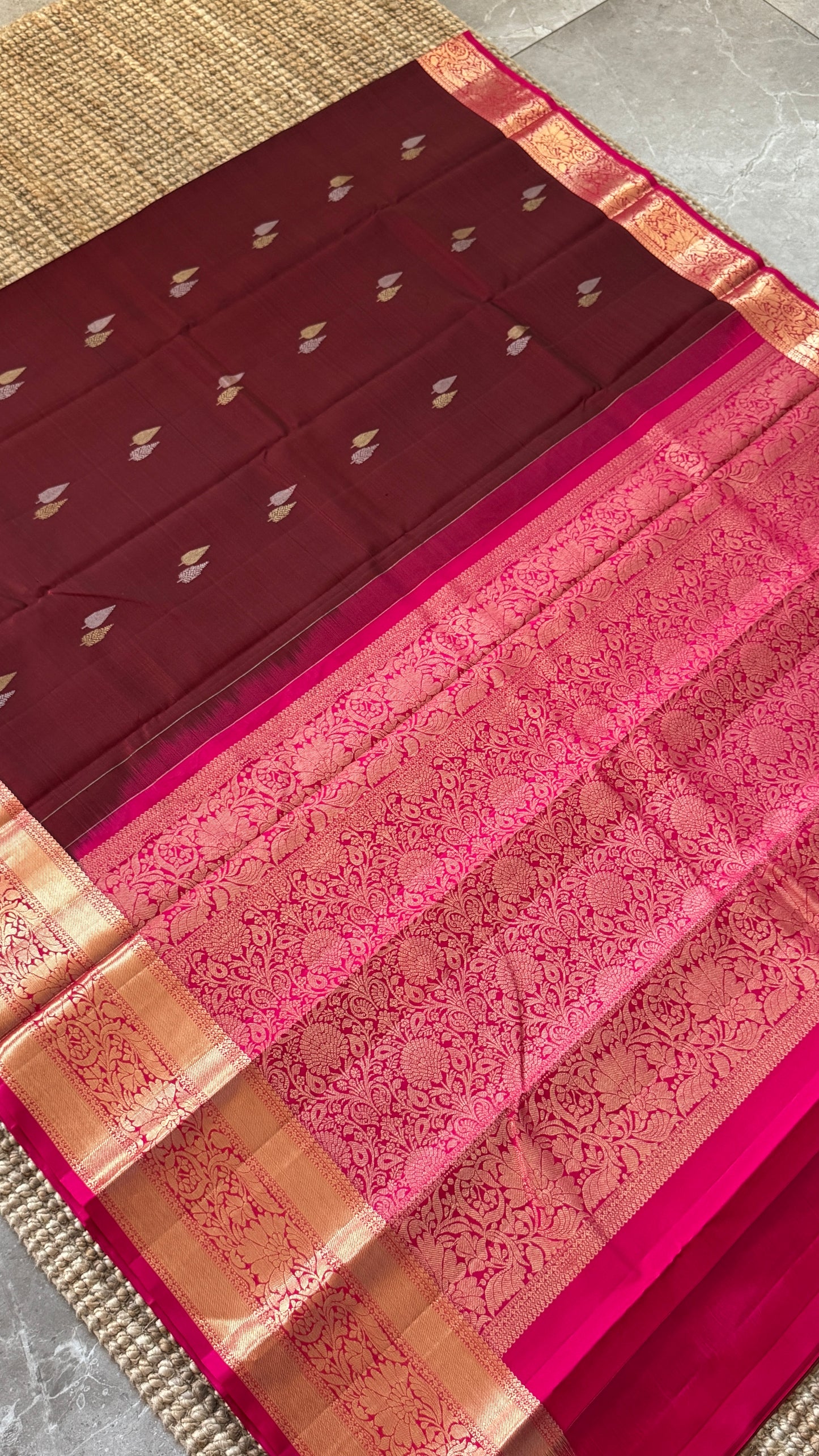 KANJIVARAM PURE SILK HANDLOOM SAREE in Maroon and contrast Pink Border and Pallu