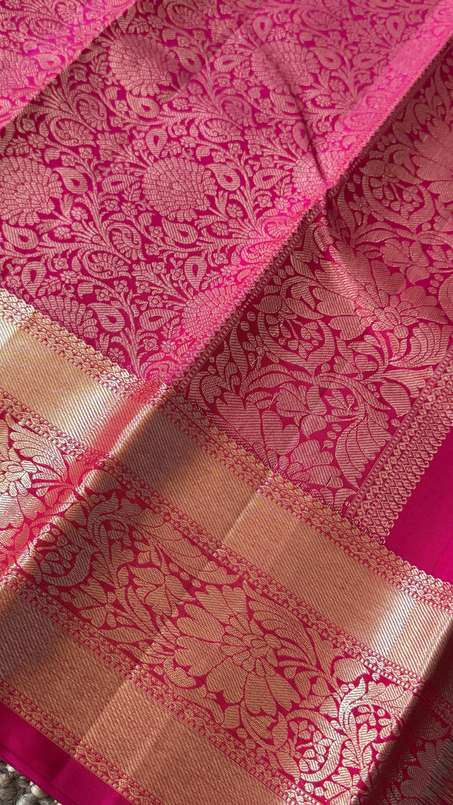 KANJIVARAM PURE SILK HANDLOOM SAREE in Maroon and contrast Pink Border and Pallu