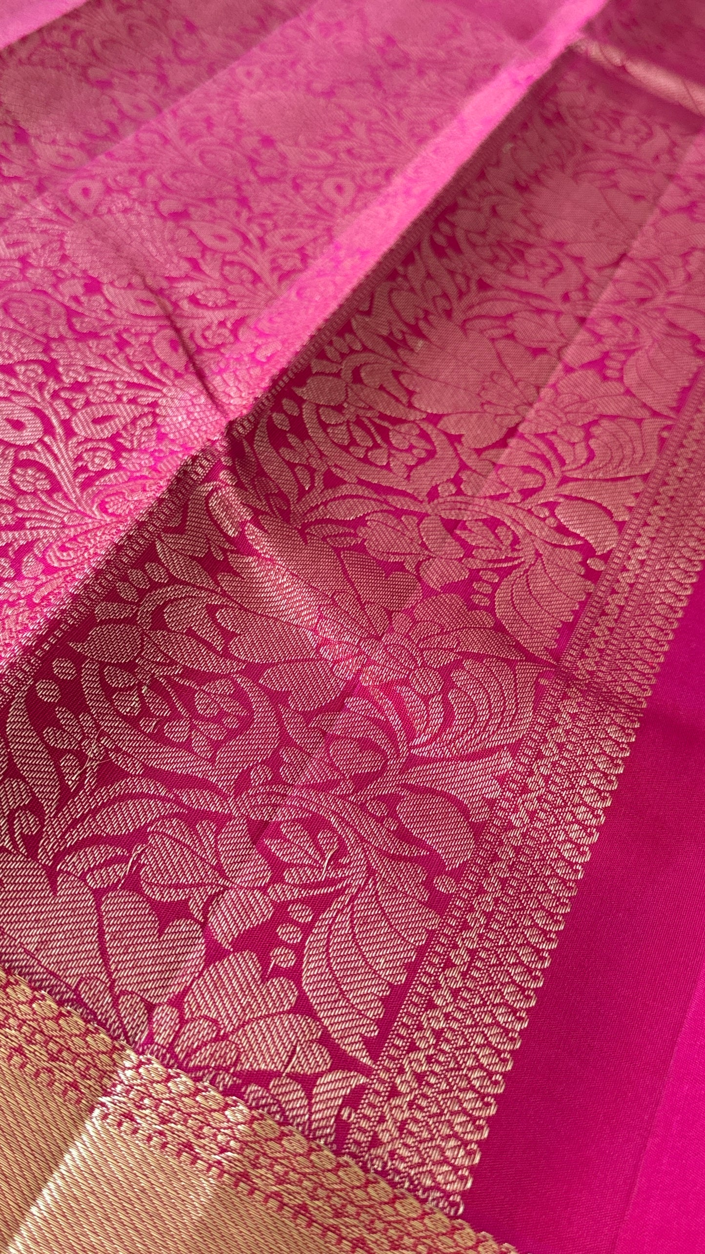 KANJIVARAM PURE SILK HANDLOOM SAREE in Maroon and contrast Pink Border and Pallu