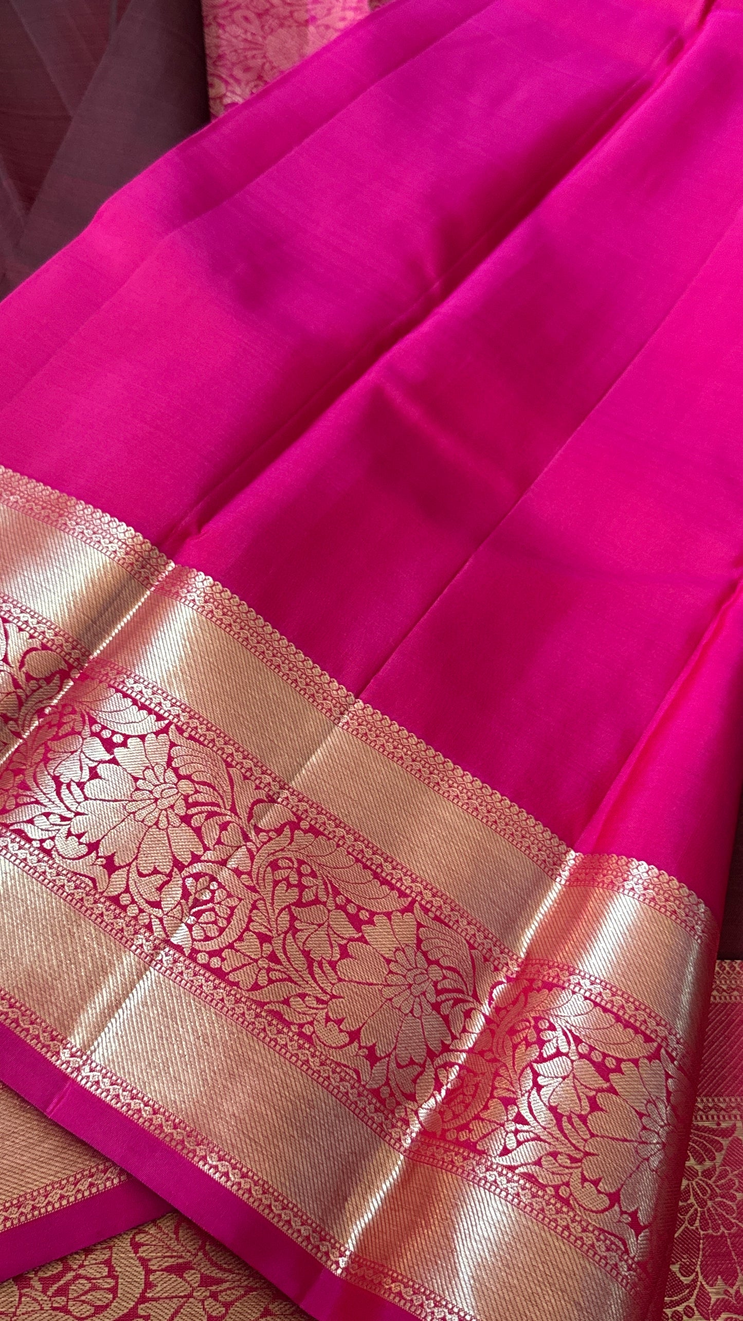 KANJIVARAM PURE SILK HANDLOOM SAREE in Maroon and contrast Pink Border and Pallu