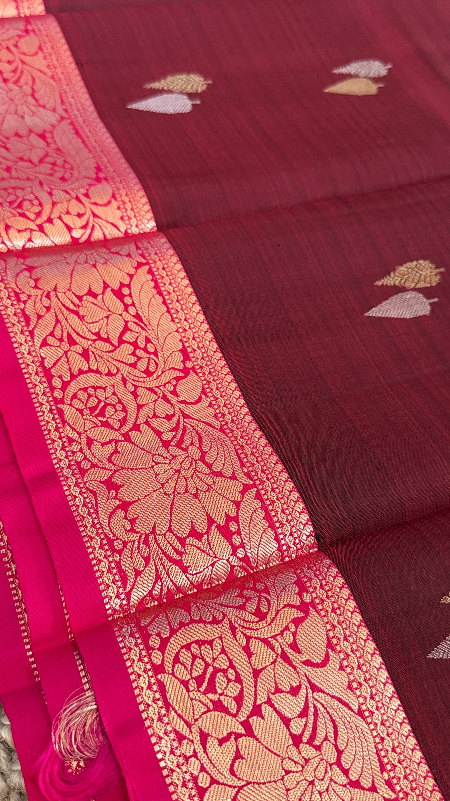 KANJIVARAM PURE SILK HANDLOOM SAREE in Maroon and contrast Pink Border and Pallu