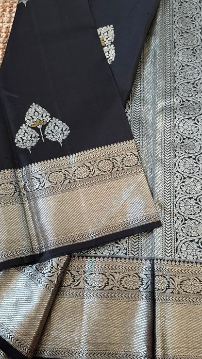 KANJIVARAM PURE SILK HANDLOOM SAREE in Black Beauty with Silver Zari Elegance