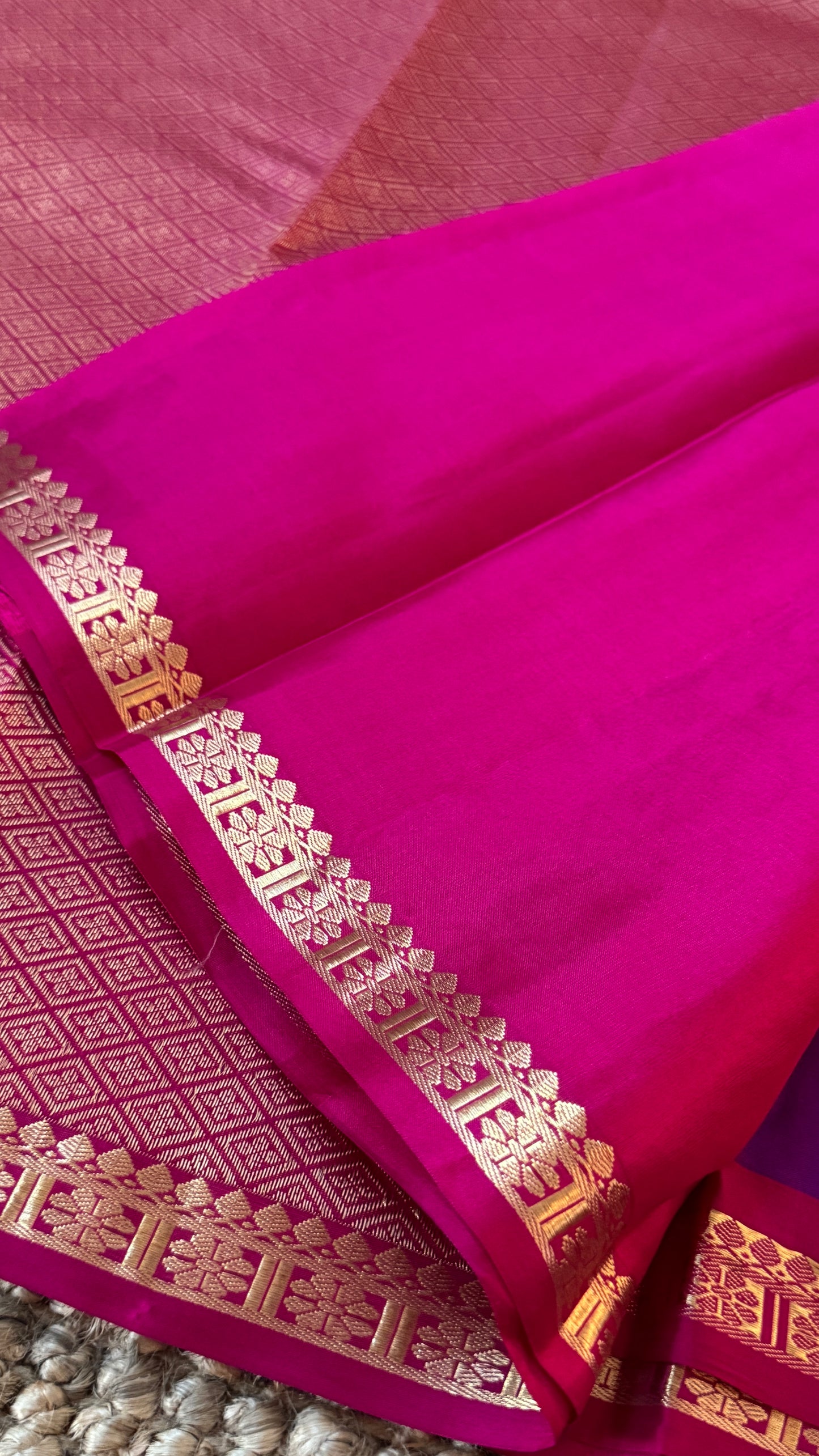 KANJIVARAM PURE SILK HANDLOOM SAREE in Purple and Pink Elegance