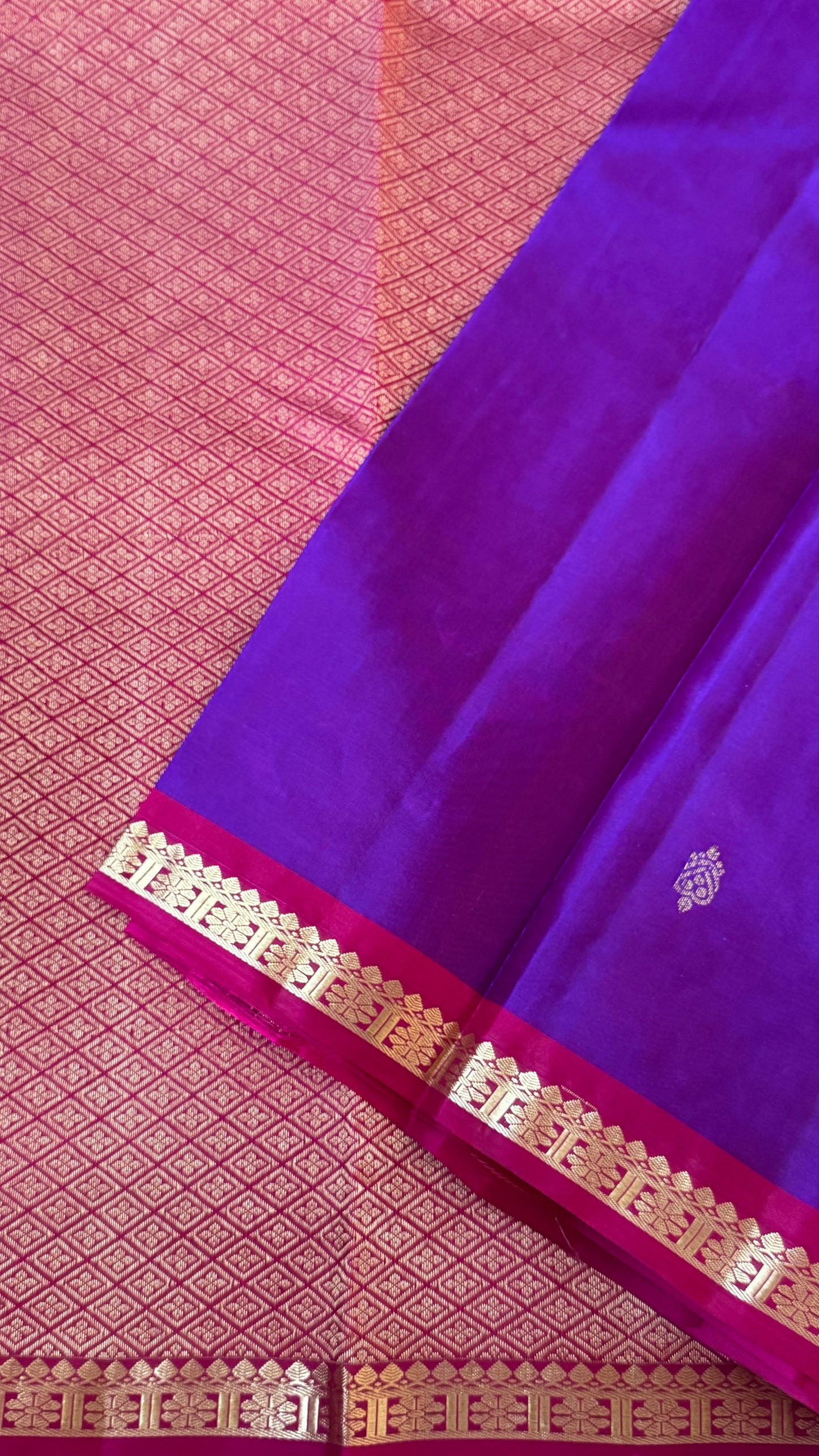 KANJIVARAM PURE SILK HANDLOOM SAREE in Purple and Pink Elegance