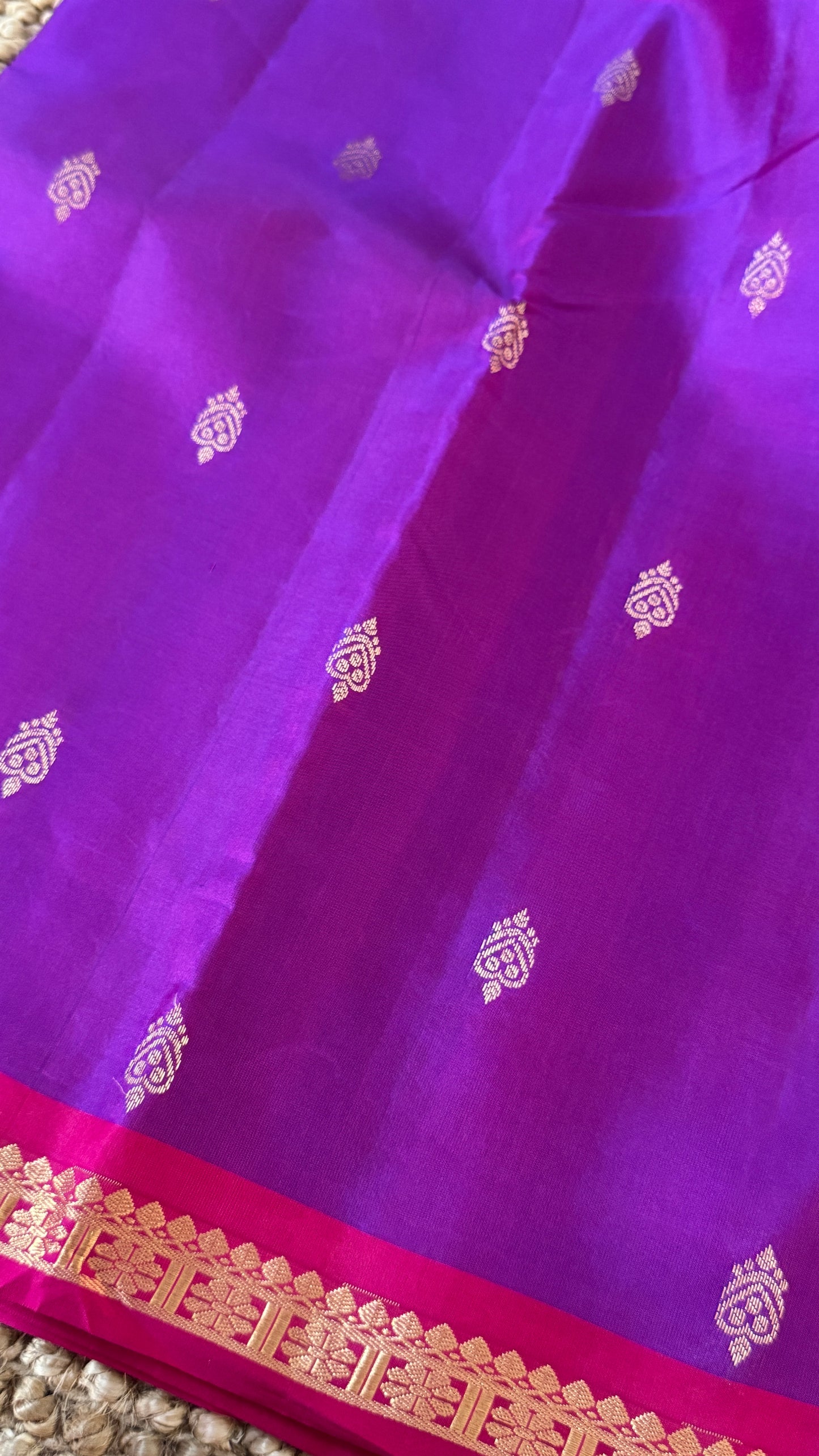 KANJIVARAM PURE SILK HANDLOOM SAREE in Purple and Pink Elegance