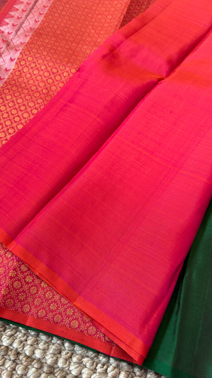 Kanchivaram Pure Silk Handloom Borderless Saree – Bottle Green with Dual-Tone Pallu