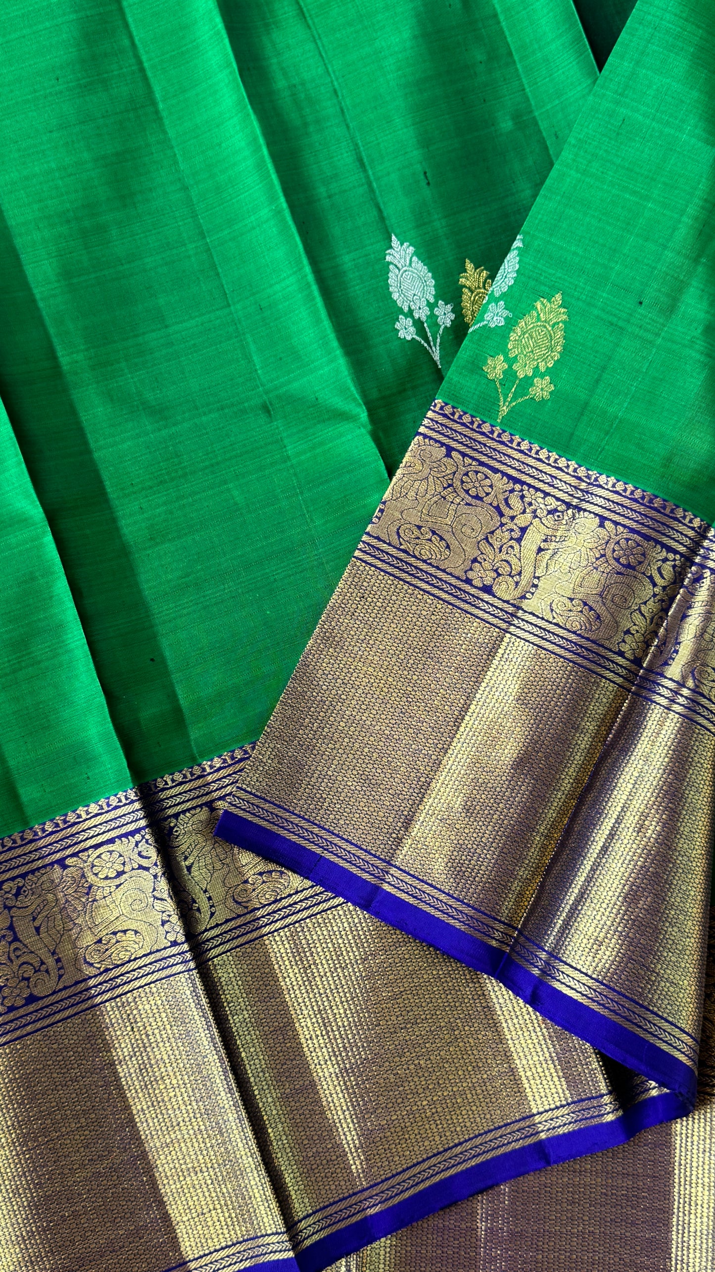 KANJIVARAM PURE SILK HANDLOOM SAREE in Green with Yali motif in Royal Blue