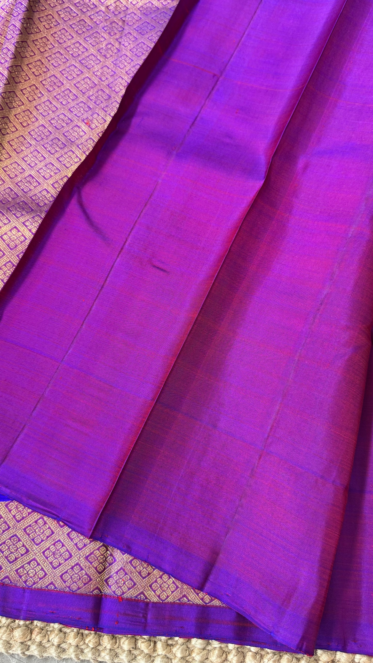 KANJIVARAM PURE SILK HANDLOOM SAREE – ORANGE WITH CONTRAST PURPLE PALLU